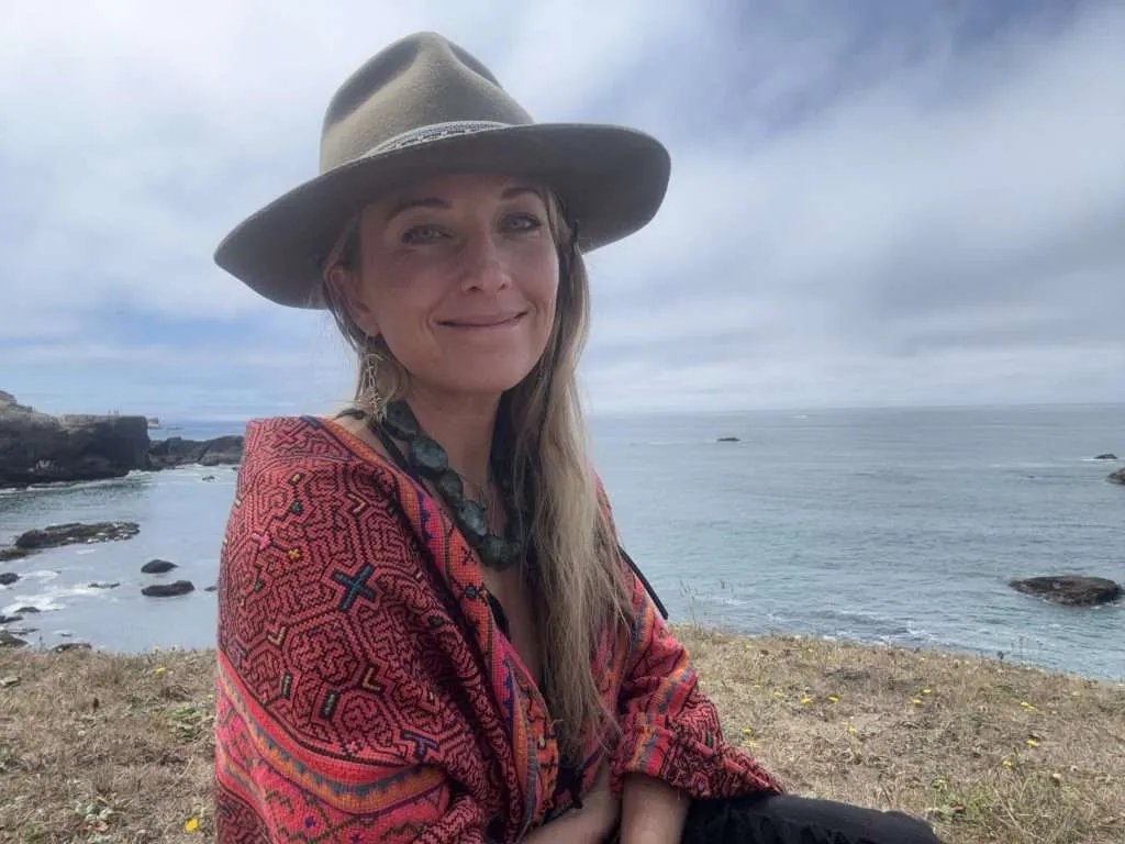 Rachel Naomi on the coast